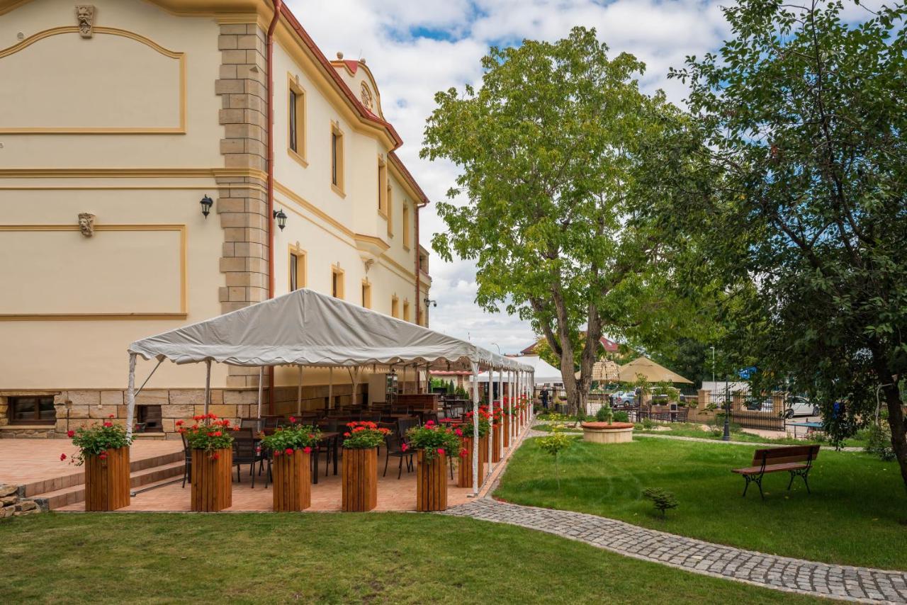 Villa Libosad Jičín Buitenkant foto