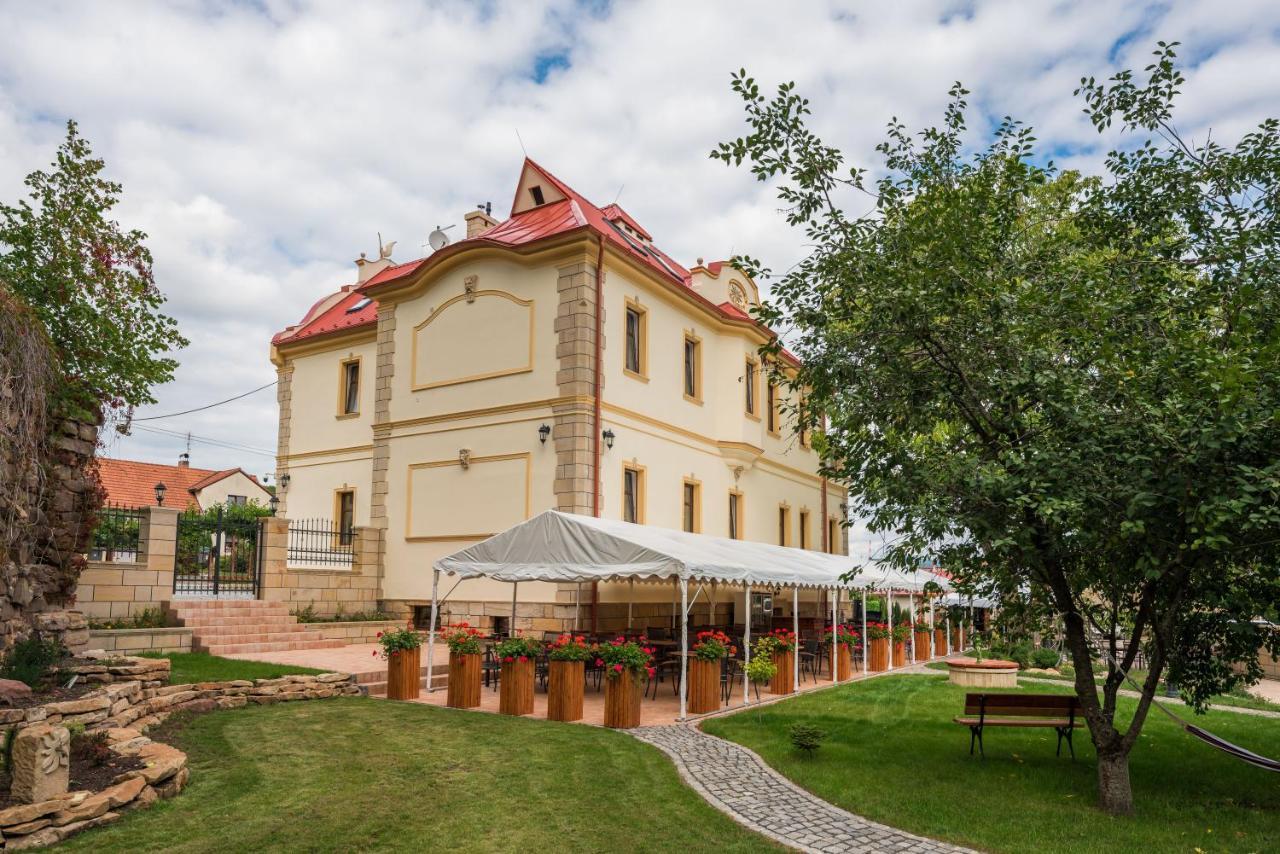 Villa Libosad Jičín Buitenkant foto