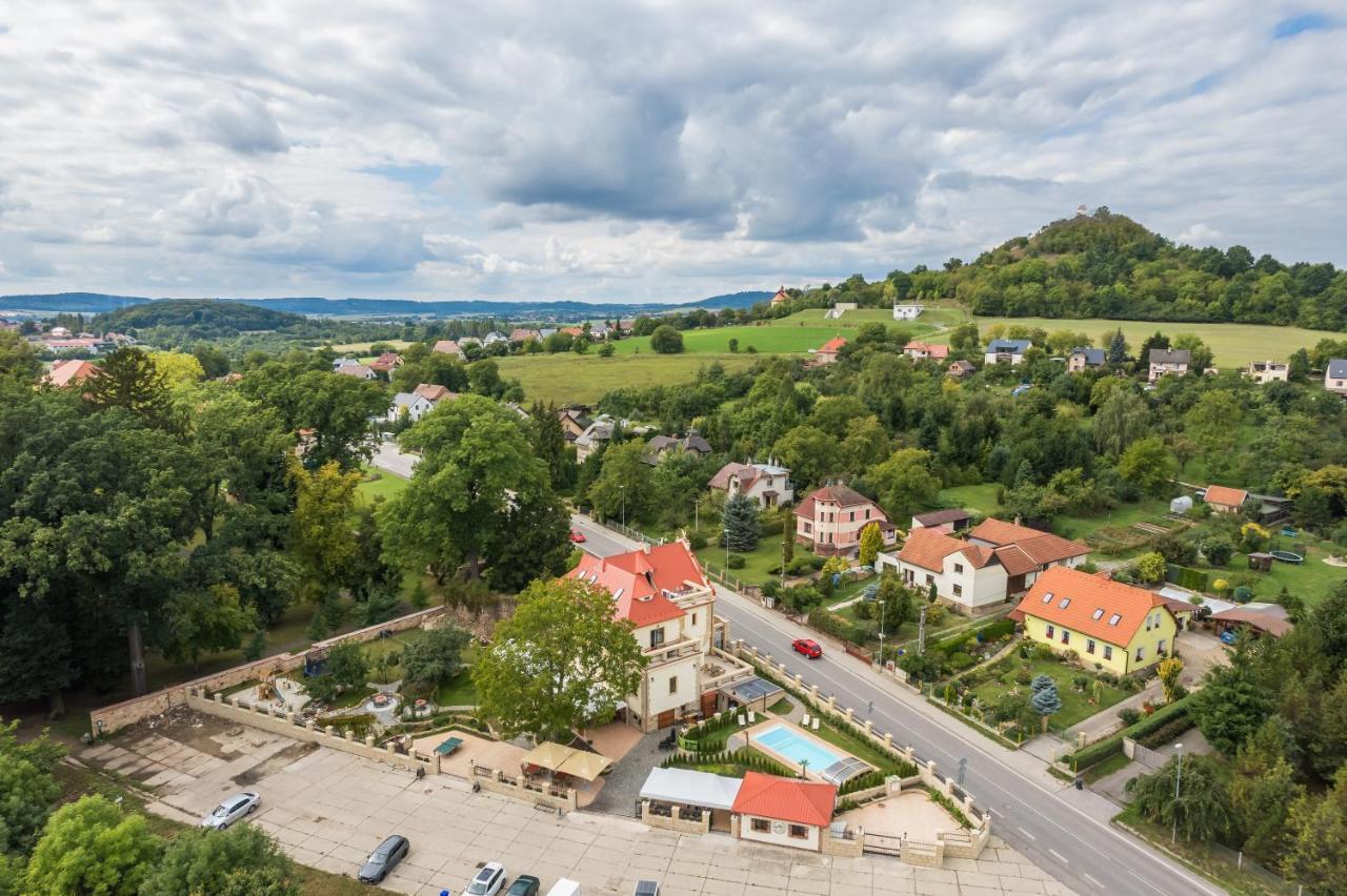 Villa Libosad Jičín Buitenkant foto