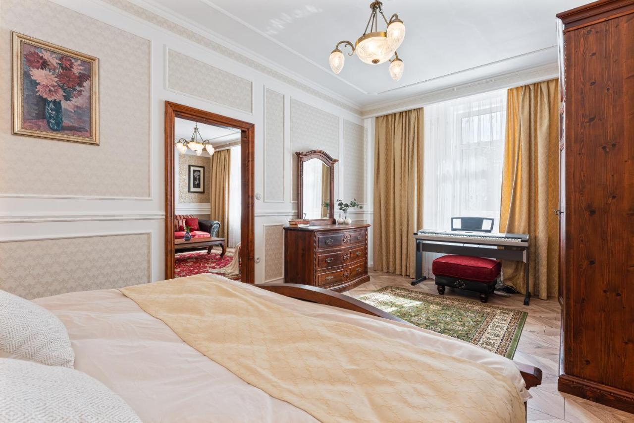 Villa Libosad Jičín Buitenkant foto