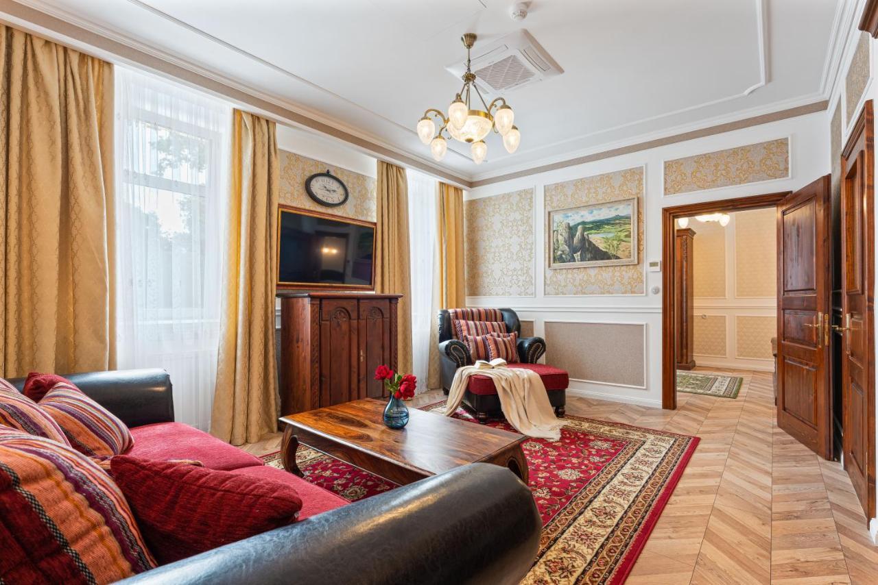 Villa Libosad Jičín Buitenkant foto