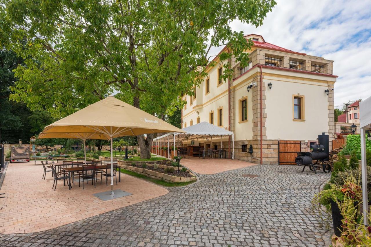 Villa Libosad Jičín Buitenkant foto